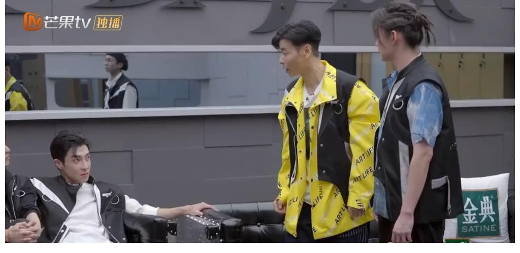 《披荆斩棘》大湾区被拆散，张晋高瀚宇上演父子情深，团魂感爆棚