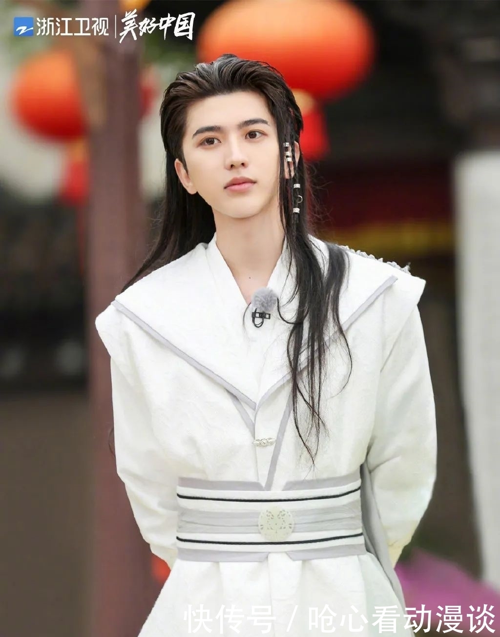 张含韵 没想到放下“偶像包袱”的蔡徐坤,这么机智有趣