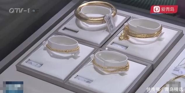 在周大福买金手镯屡次出现“银色斑”,商家否认质量问题