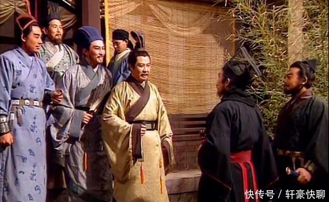 刘备|庞统投奔刘备是否出于真心？种种行为惹人怀疑，身份或是东吴间谍