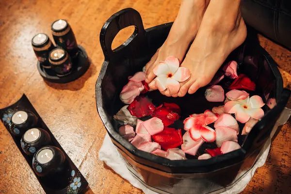 养生穴|晚上9点后做3件事=慢性自杀！再不注意，肝胃被伤透、失眠缠上你