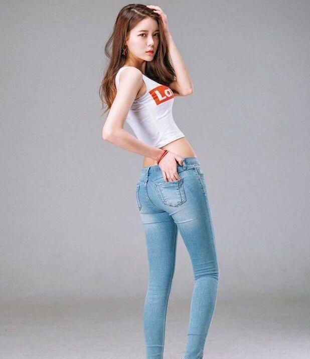 有型|紧致有型的牛仔裤美女，彰显青春气息，尽显“女神范”