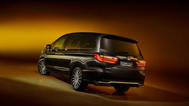 最新款艾力绅中期改款