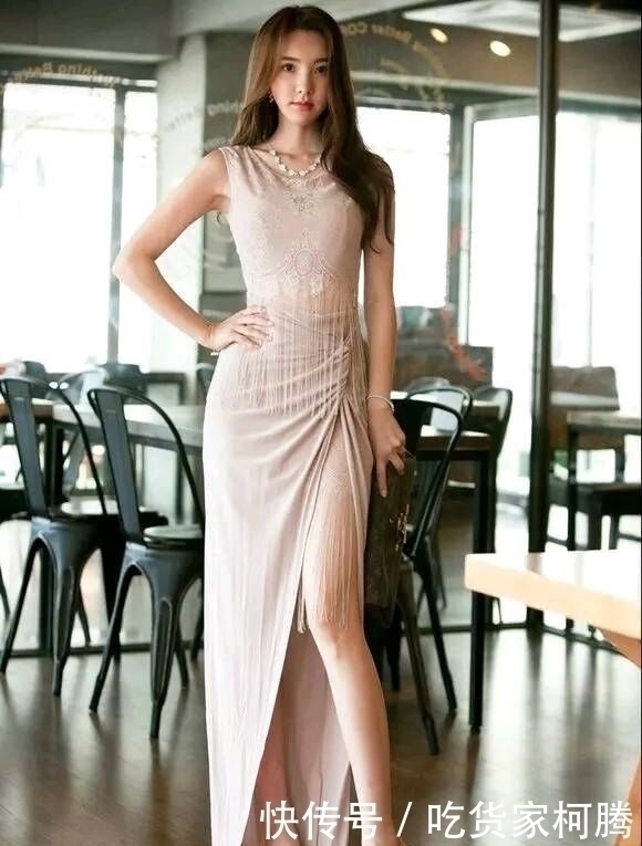 细高跟鞋 细高跟鞋光滑曲线有飘逸的美感,演绎出潮流气息,突出女人知性美