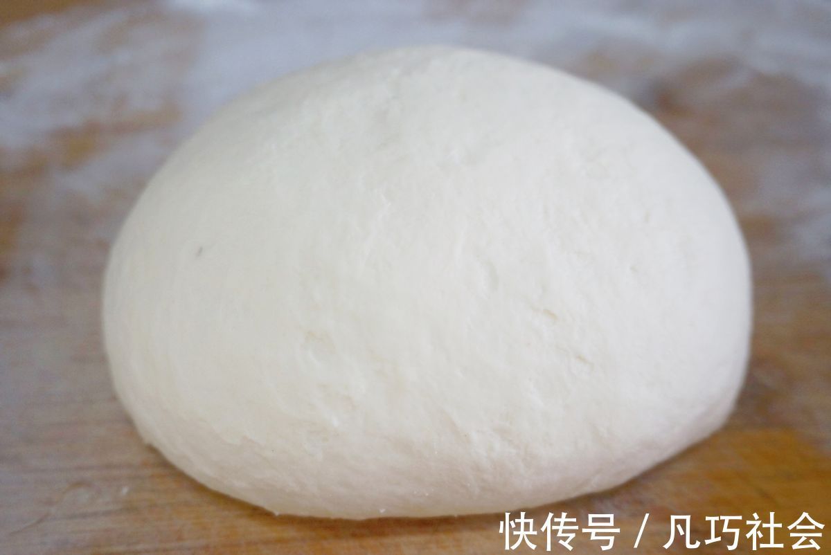 芹菜锅贴|又香又脆的牛肉芹菜锅贴，美味可口，制作简单