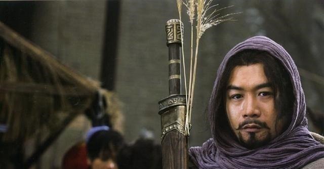 杨家枪#林冲枪法精妙绝伦,杨志的杨家枪名声在外,那么谁的枪法更高明!