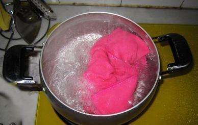 毛巾用久了又臭又滑,保洁阿姨用这几招清洗一遍,洗完跟新的一样