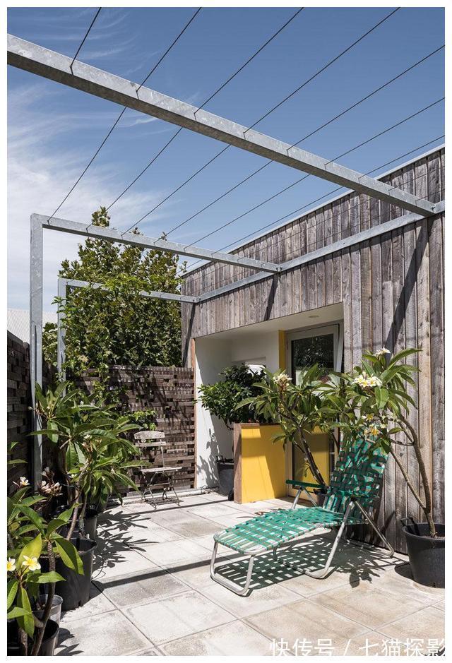 露台|夫妻打造196㎡水泥元素别墅,花园和露台搞园艺,太羡慕了!