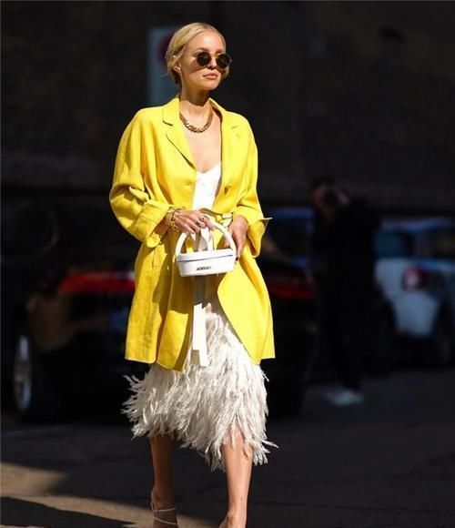 容易显老的4种颜色,皮肤黄的女生总爱穿,显老没气质,被人笑话