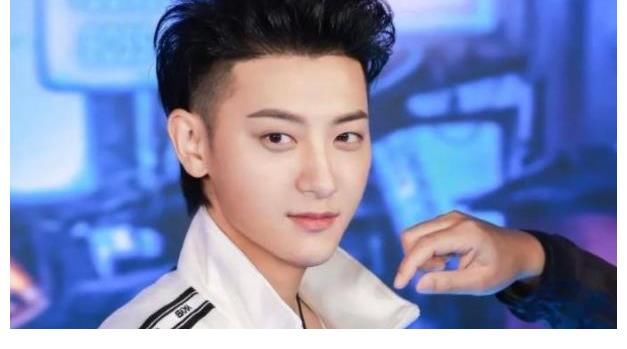 帶貨首秀被指割韭菜，黃子韜憤而反擊：你有什么資格酸我？