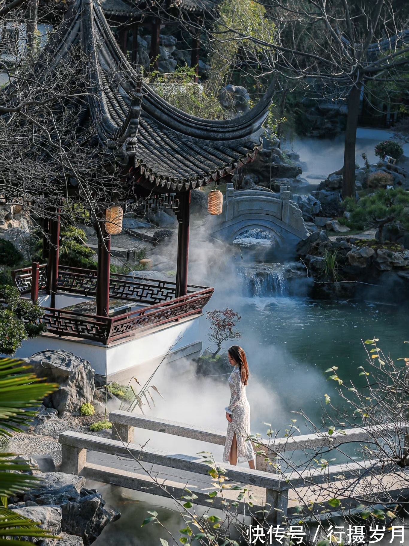 千里万里&千般的痴,仅存一幅背影。万般的执,徒留一声叹息