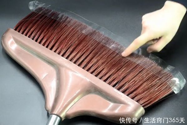 拖鞋上套一只旧丝袜,没想到作用这么大,10个人9个人都需要