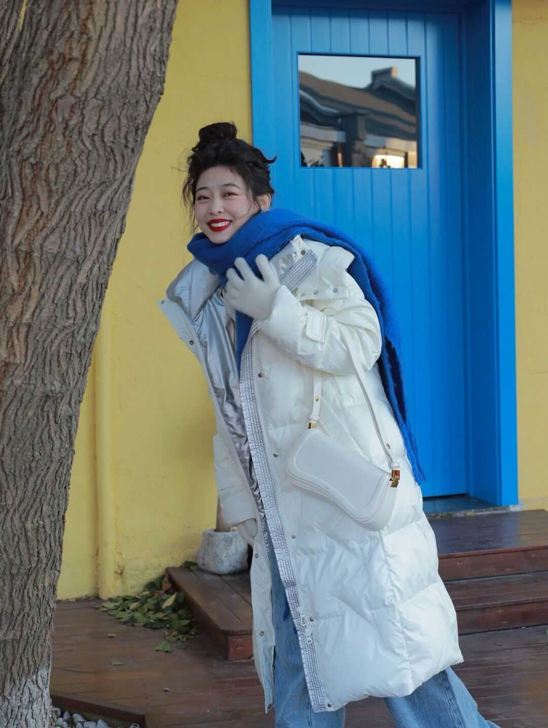 浅蓝色|真正聪明的小个子女生,羽绒服都这么穿显高显瘦,保暖舒适又洋气