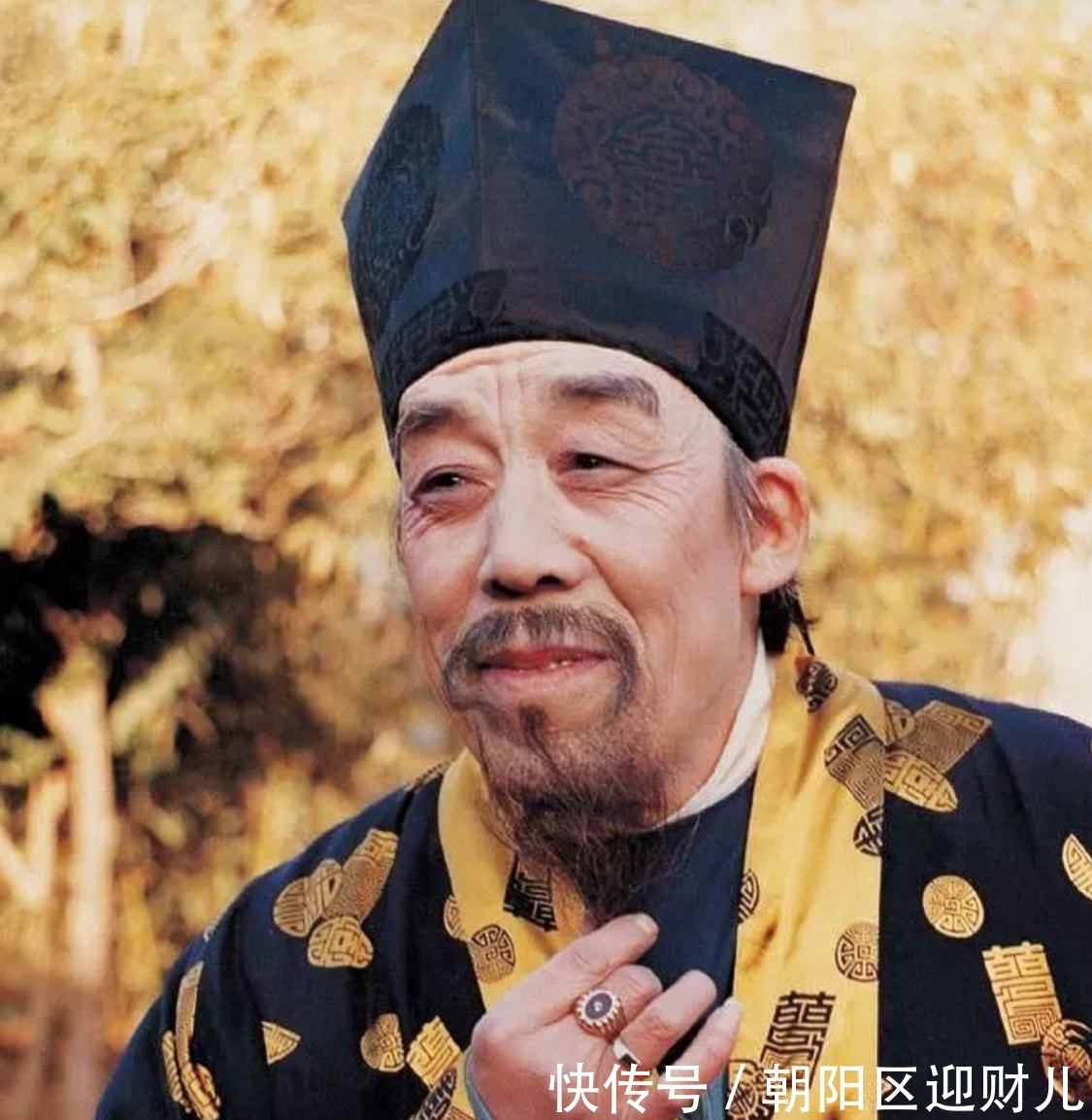 王夫人&《红楼梦》：夸孩子都夸不对，贾赦饭桌上这番话有多愚蠢？