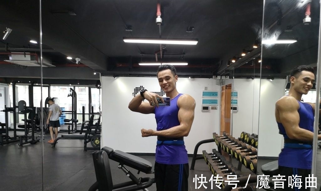 广州大学|爱健身的90后体育生精心雕琢结实的肌肉，如今还兼职做模特！
