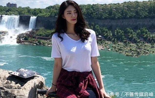 小蛮腰|韩国性感空姐,长得美身材棒,网友:漫画腿太抢镜了,真让人羡慕