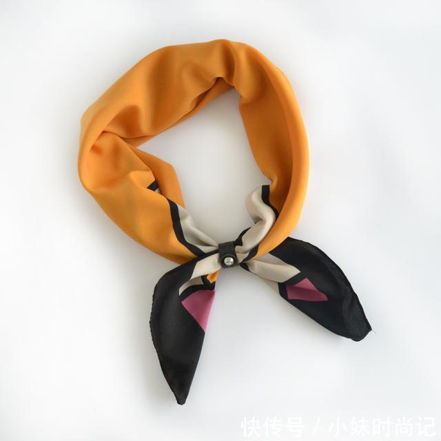 方巾|这个春天流行的精致小丝巾,释放颈间大气质
