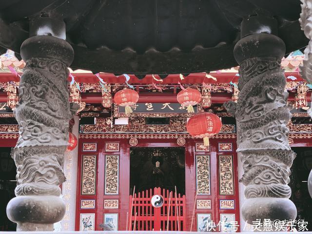 寺庙|和尚不念经道士刷抖音,功德箱改扫码支付,当今怪异的寺庙道观