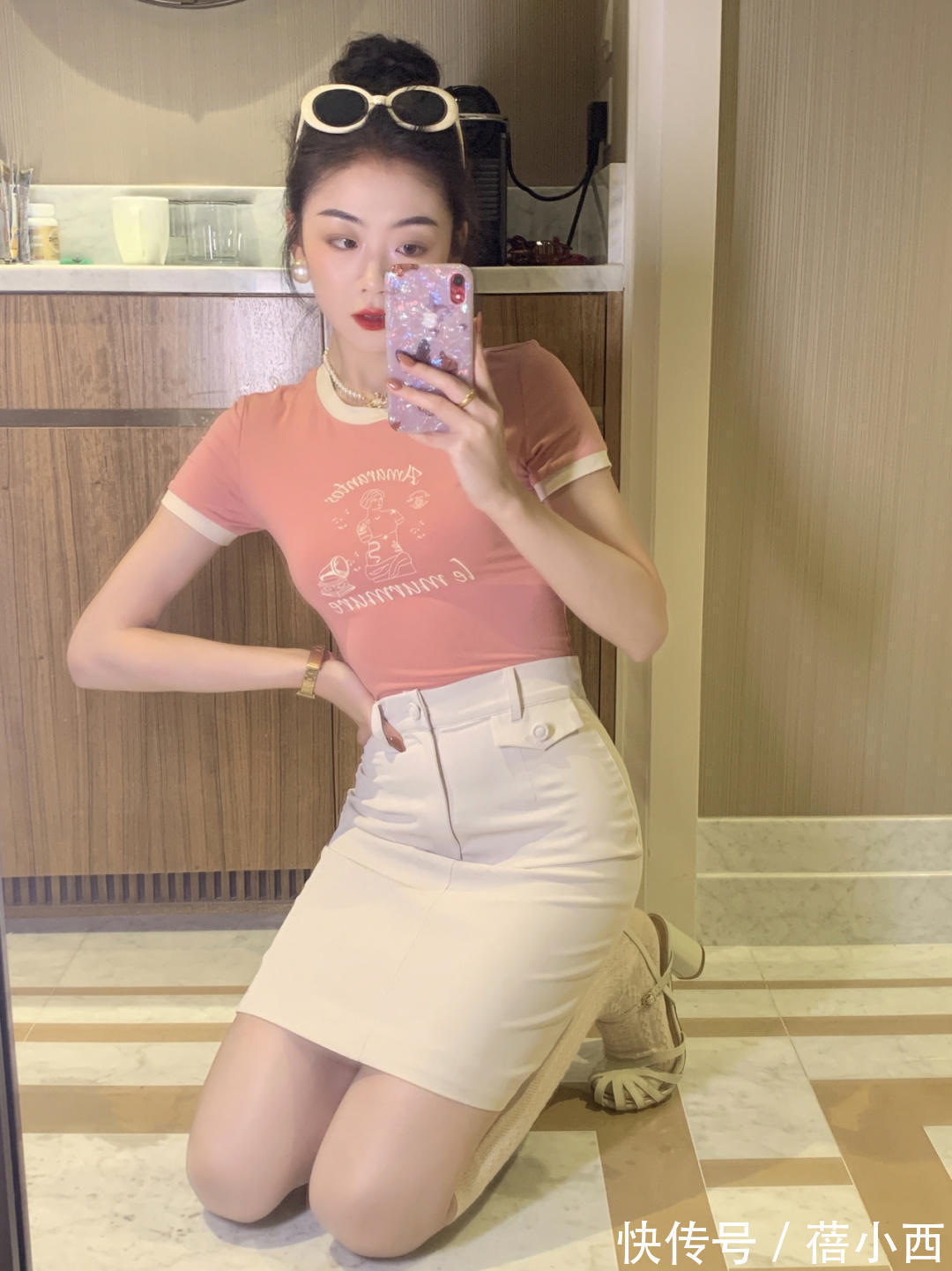 穿搭|夏末初秋如何穿才时髦?学这位博主的复古穿搭造型,瞬间展现魅力