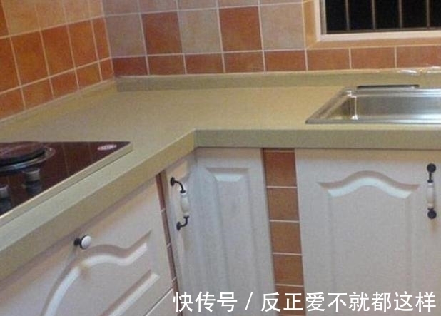 厨房|现在越来越多人厨房不用定制橱柜了, 如今都装这种, 30年不会坏