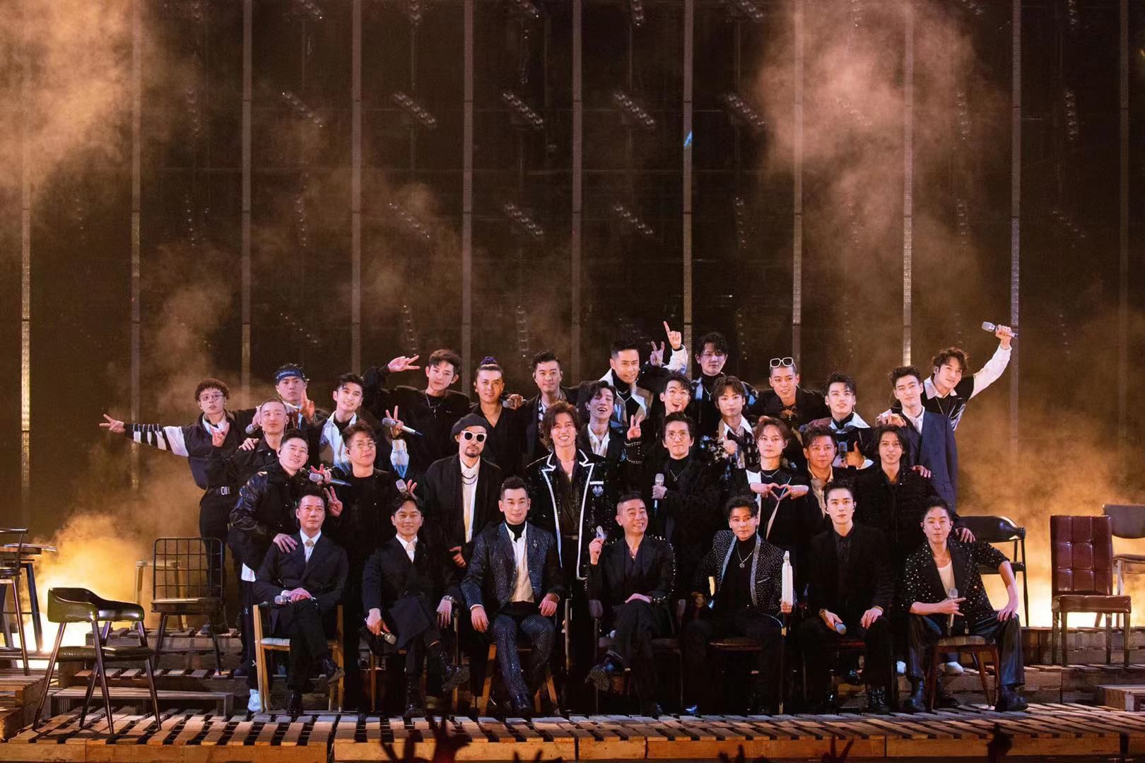 麥亨利《披荊斬棘的哥哥》總決賽火熱來襲 架子鼓驚喜開場(chǎng)燃炸舞臺(tái)