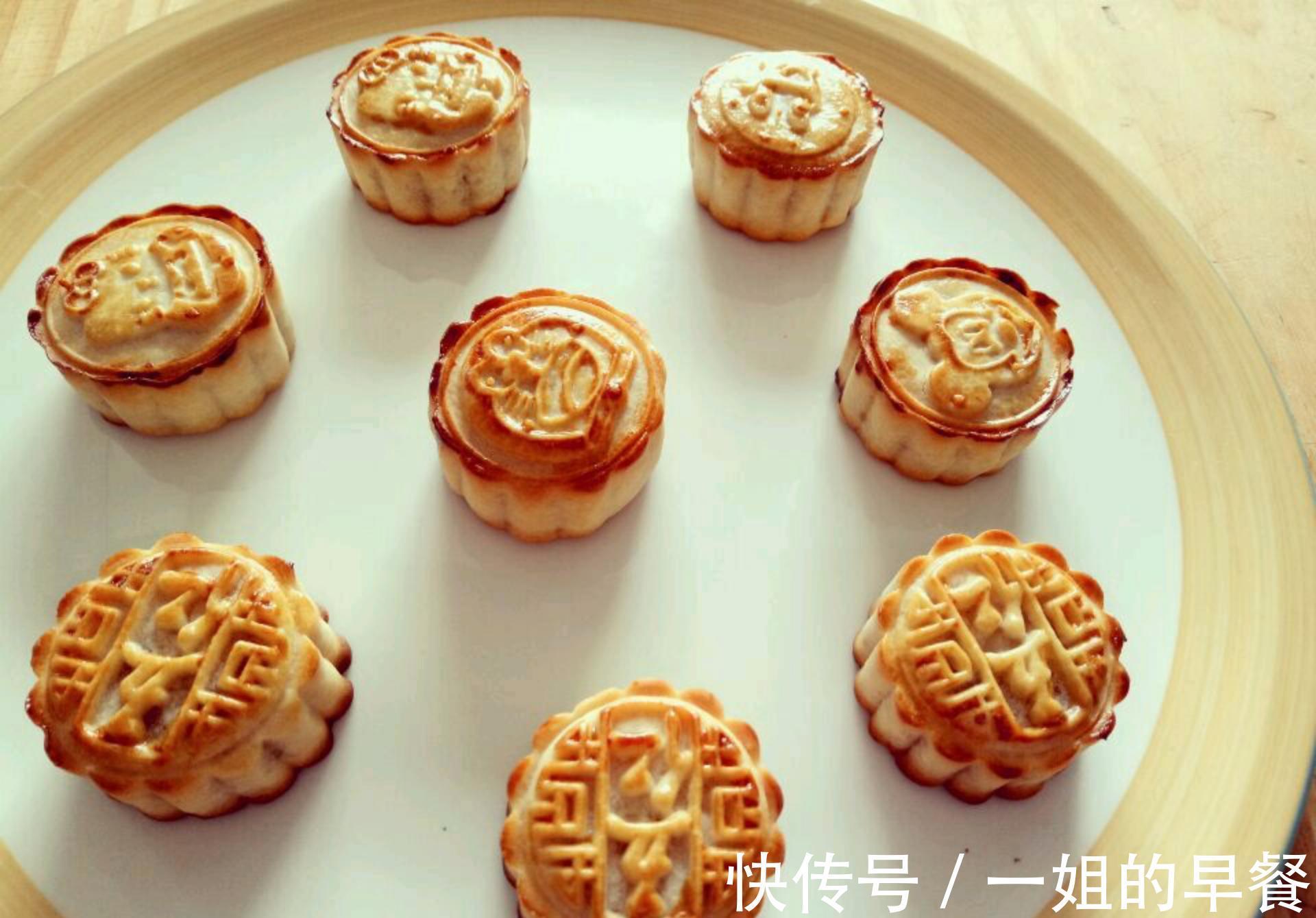 香甜可口|广式月饼来喽!香甜可口!