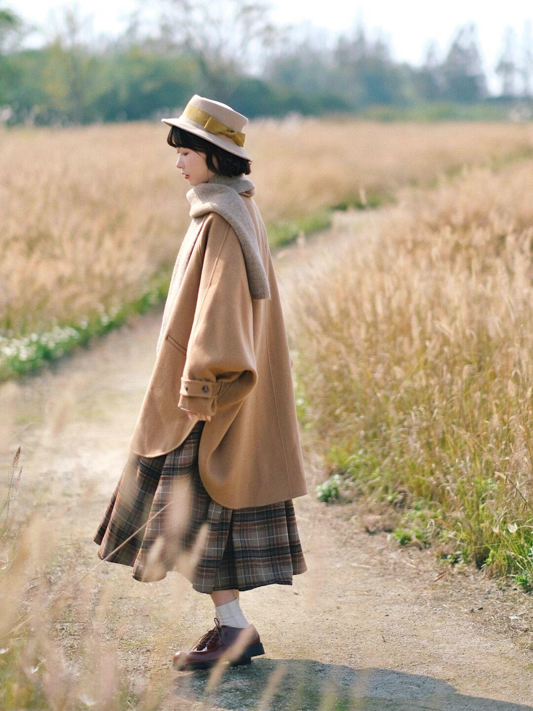 大衣|斗篷大衣才是冬季的最浪漫穿搭,借鉴4个实用款式,帮你赢得优雅