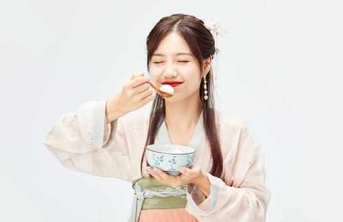 元宵節吃湯圓，嬰幼兒、孕婦、老人不要吃，其他人牢記“五不要”