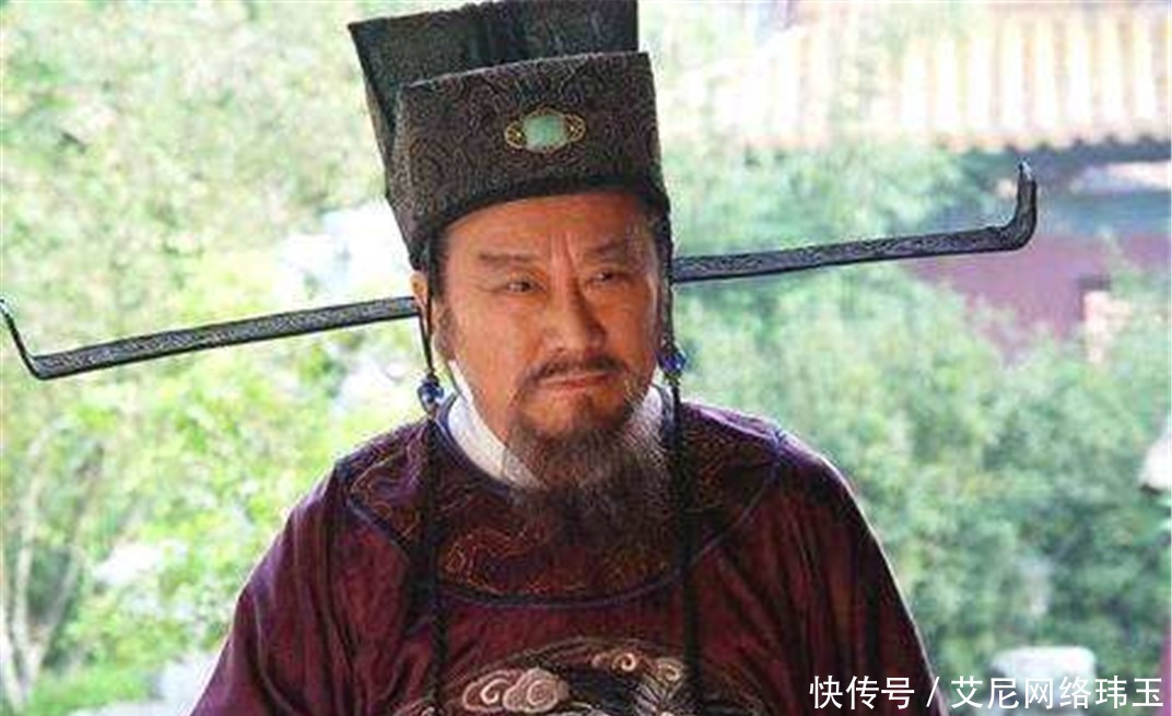 忽然|宰相大印忽然失窃，奸臣示意别声张，第二天发现印章完璧归赵