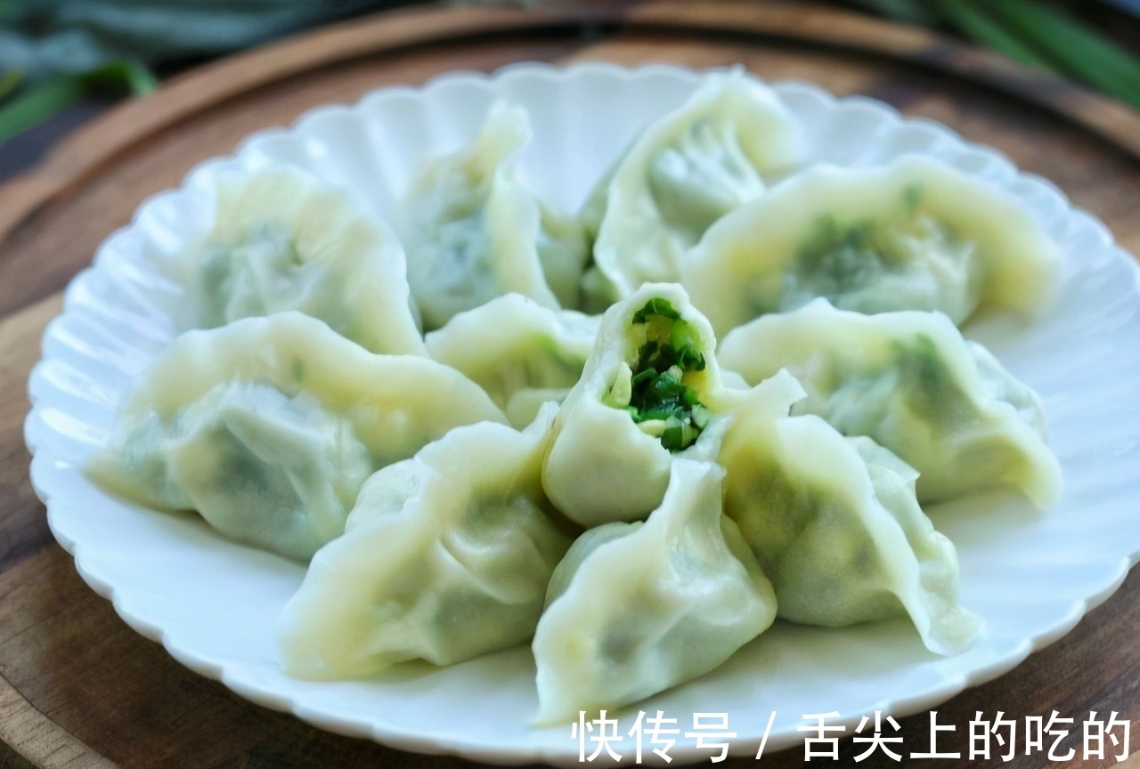包韭菜肉馅饺子,牢记“3放2不放”韭菜碧绿不发黑,不出水不烧心