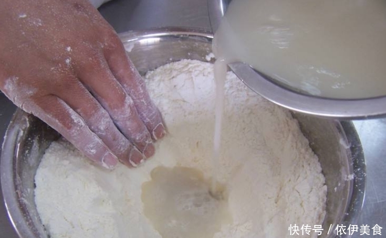 发面|我蒸了12年馒头，第一次学会这样发面，冬天10分钟发好，想学吗？