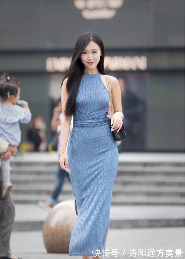 微胖 腿太长穿开衩裙就是霸气,一米八大长腿很是吸睛