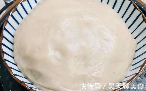 玉米油|喜欢吃香芋的看过来，打成泥搓成条，简单一做，外酥内软不够吃