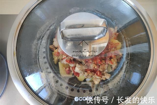 剁椒|秋天这道菜要吃，荤素搭配营养足，儿子吃了一大盘，汤都不放过
