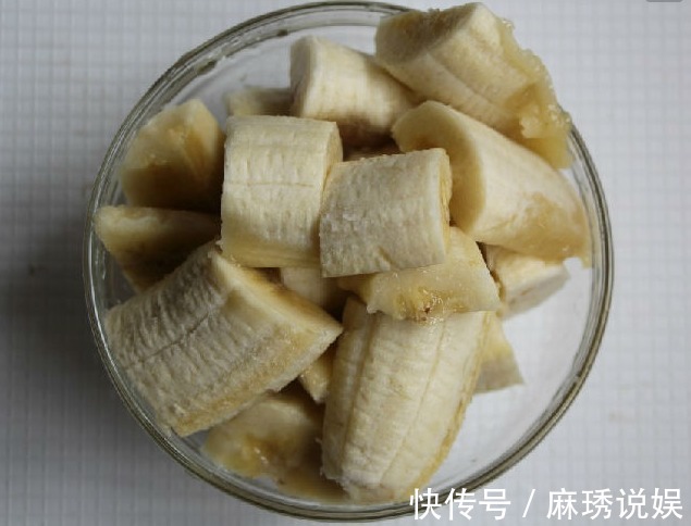 香蕉|有4种水果家长要多买给宝宝吃,能缓解眼睛疲劳,还能增强免疫力