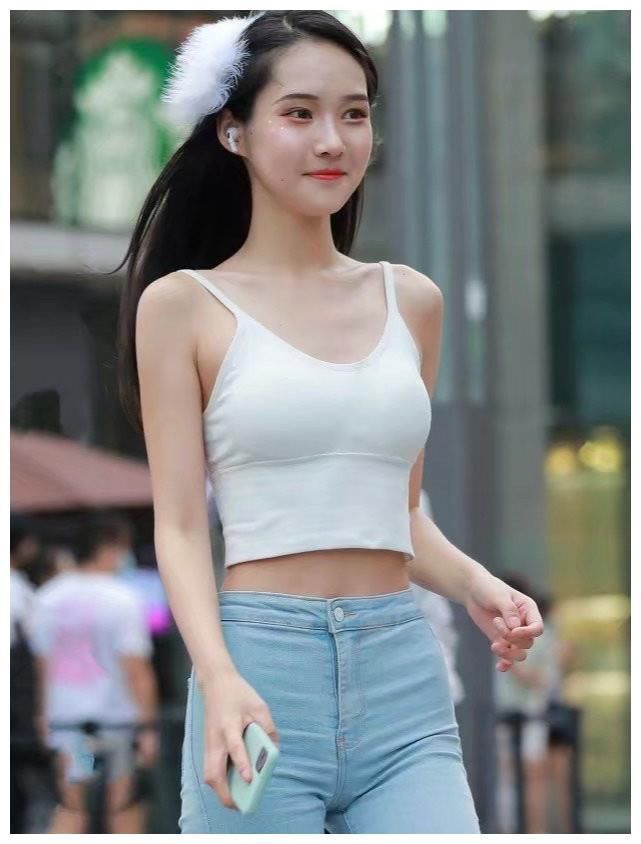 气质美女|时尚街拍,气质美女性感穿搭,尽显高挑的身姿,美丽动人、