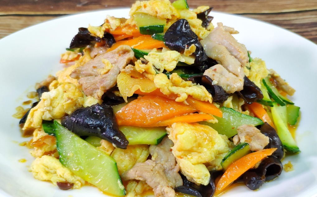 大厨炒菜,出锅前为啥加明油,啥是明油难怪炒啥都香,教你做法