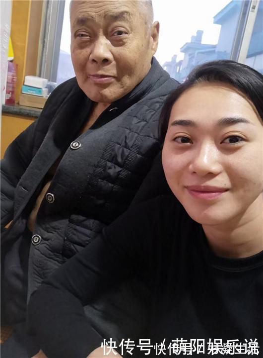 少年说|有种“爸爸”老得像爷爷,连女儿都怕没面子,镜头转向爸爸:懂了