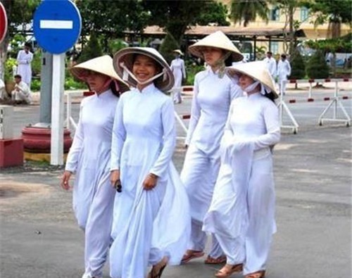 此国|此国向中国申请改名，皇帝看后怒道：将其国名倒置，名字听着耳熟