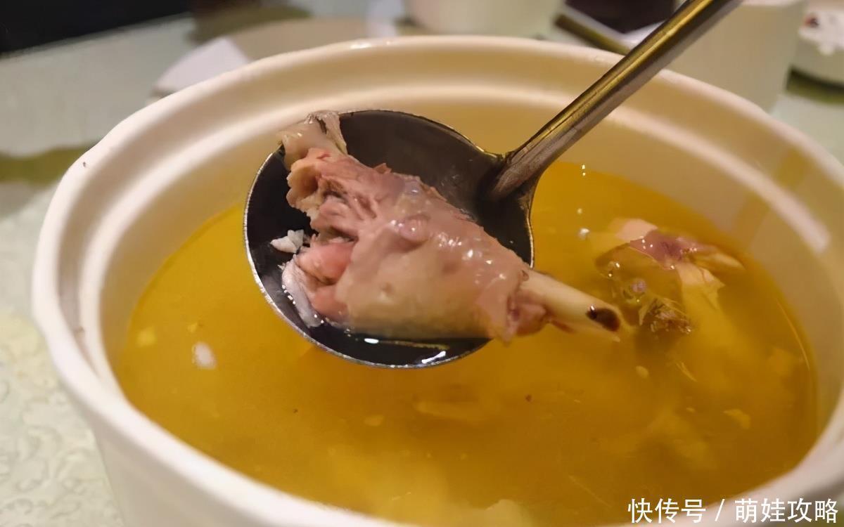 宝宝|医生劝告:宝宝没到2岁前,3种辅食最好少吃,容易拖垮脾胃