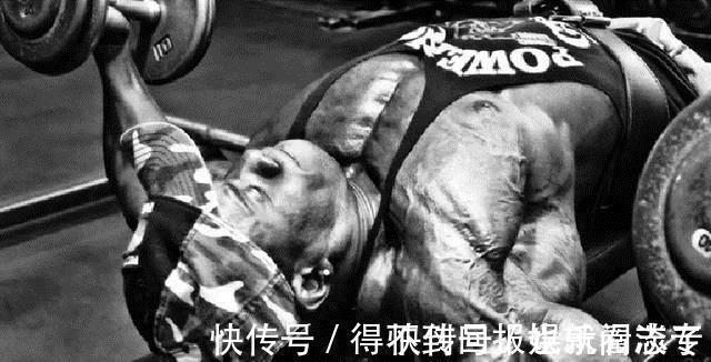 肱二头肌|哪些动作需要固定肩胛骨,哪些不需要—健身动作无法逃避的问题