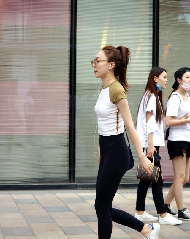 看看那些长腿的姑娘们，还有那么好的颜值，真让人羡慕