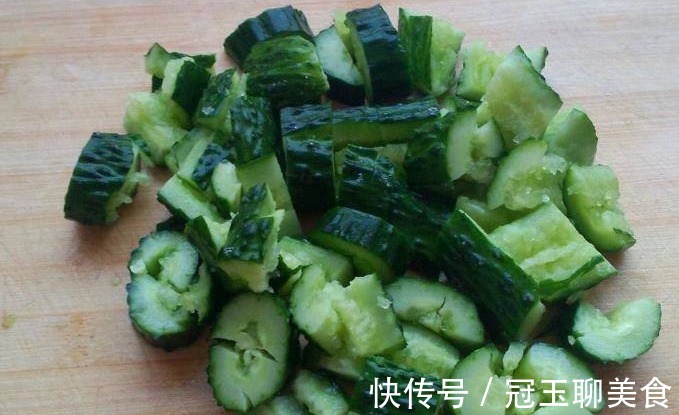 好吃|做凉拌黄瓜,第一步不要用盐腌,做好了才好吃!