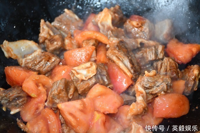 做番茄牛腩,直接煮就错了!多加30克它,牛腩更入味,汤汁更浓郁