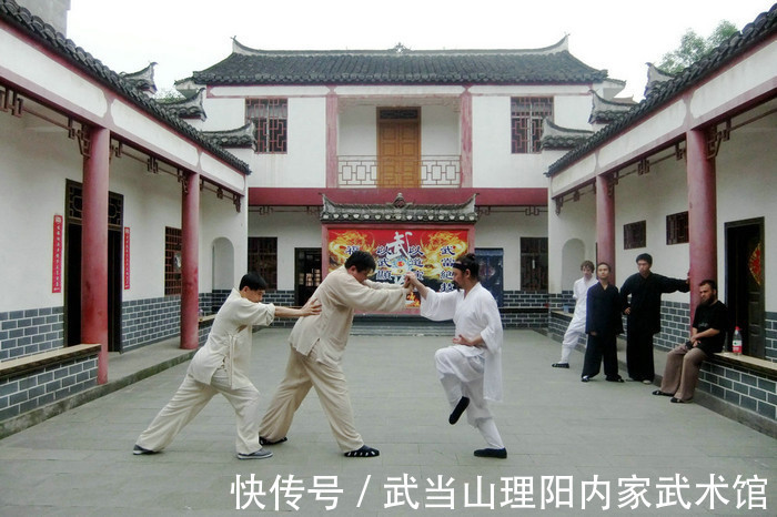 武术|武当武术传承人田理阳道长示范内家十三桩桩架