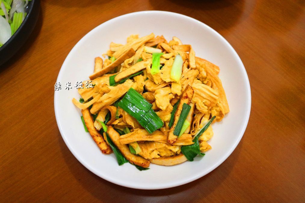 我家今日晚餐,没有肉,3个素菜,朋友说晚餐就应该这样吃