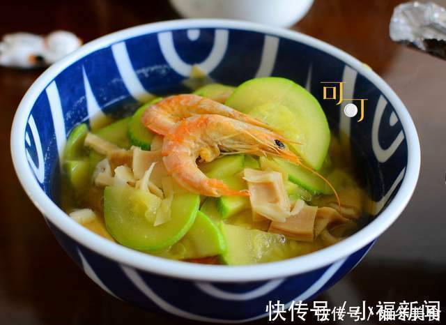 周末煮了三个菜,却放了一大桌,家人都说看上去特别有食欲