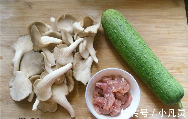 补水|进入深秋,我家三天两头喝这碗汤,十多块钱煮一锅,去燥润肌肤