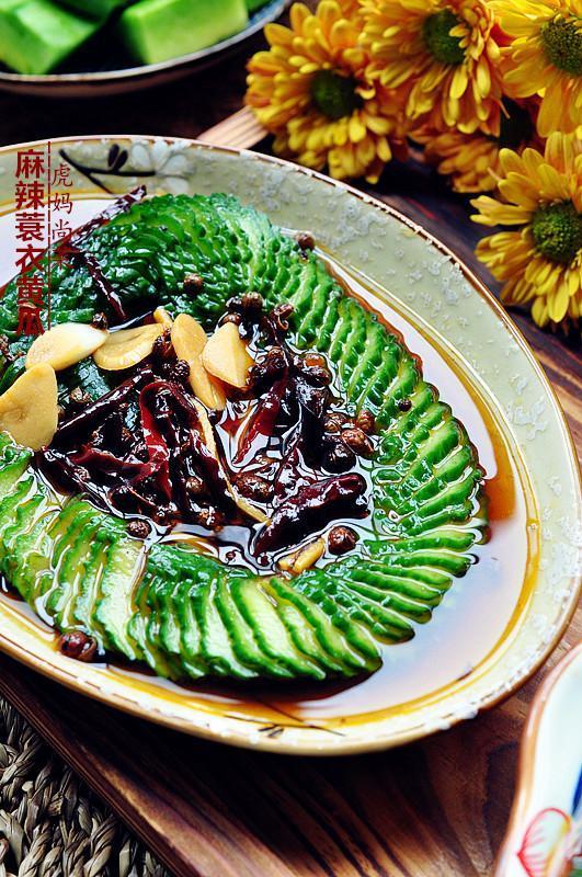 似水蛇腰|2种方法切蓑衣黄瓜，柔软似水蛇腰，怎么扭都不会断，清脆入味快