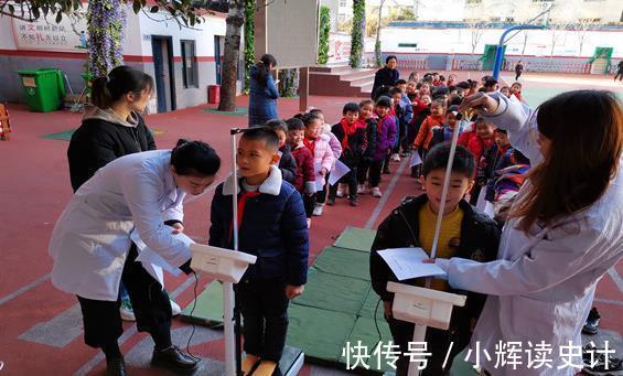 脾胃|2物是身高“抑制剂”,孩子常吃,身高或将损失8cm,父母们要注意